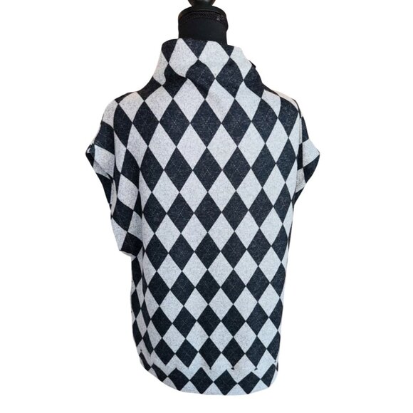 NWT Nally & Millie Black White Argyle Poncho Sweater S Travel Quiet Luxury Artsy - Picture 2 of 9